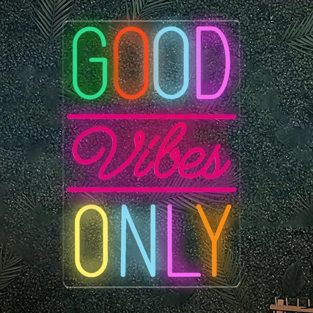 Neon sign Good Vibes Only